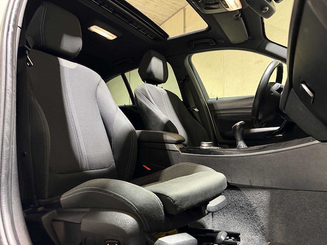 Bmw 116i edition sport line shadow executive 109pk 2018 (origineel-nl) 1-serie, rl-823-r - afbeelding 33 van  48