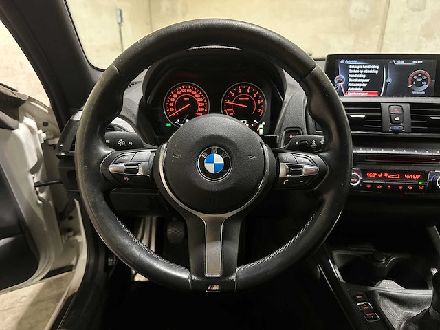 Bmw 116i executive m-sport 136pk 2015 (origineel-nl) 1-serie, 6-zgf-18 - afbeelding 9 van  45