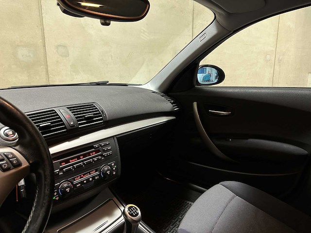 Bmw 116i high executive 1-serie 116pk 2006 (origineel-nl), 81-st-js - afbeelding 10 van  50