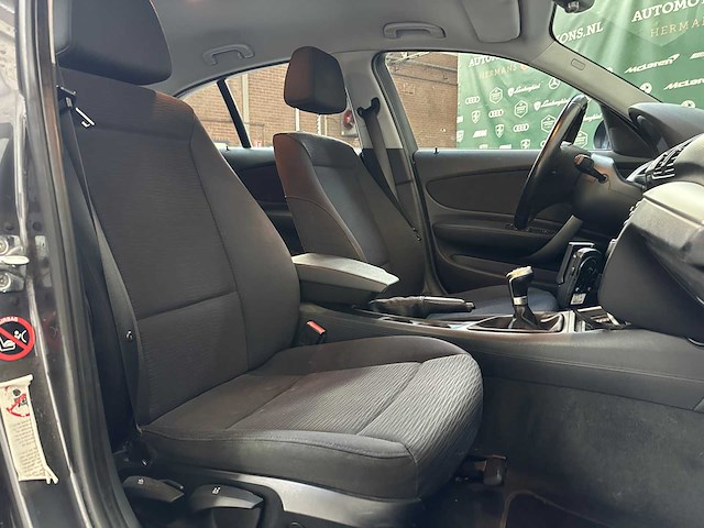 Bmw 118d business line 1-serie 143pk 2008, 51-hgn-5 - afbeelding 31 van  40