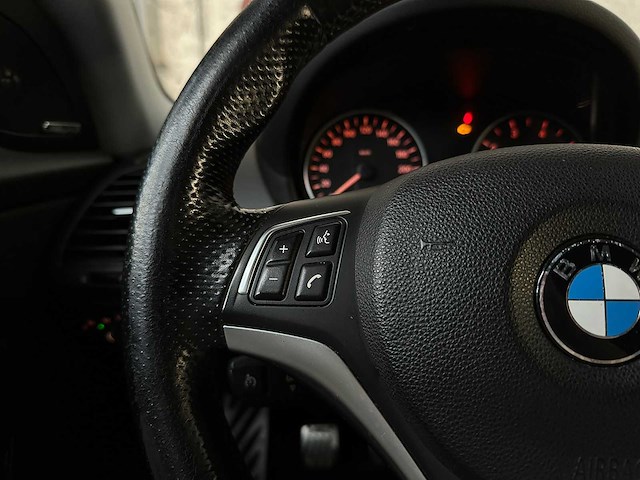 Bmw 118i 1-serie 143pk 2008, l-668-xd - afbeelding 14 van  38