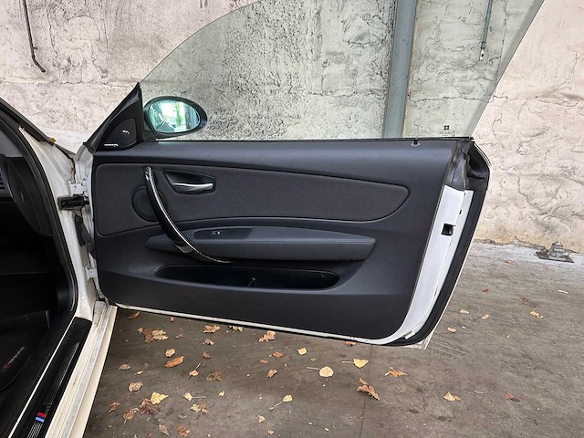 Bmw 118i 1-serie 143pk 2008, l-668-xd - afbeelding 27 van  38