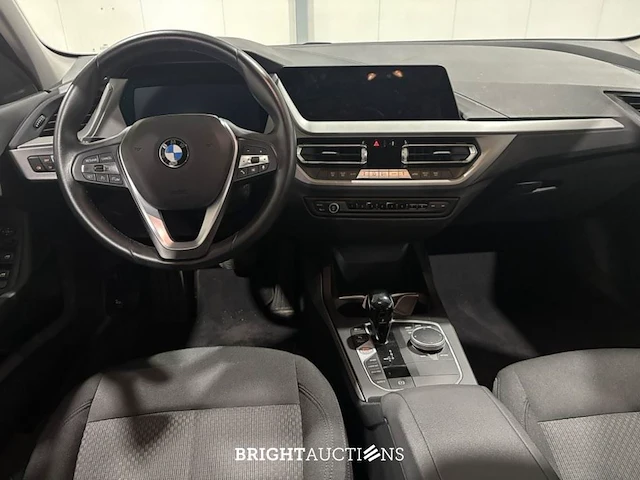 Bmw 118i 1-serie introduction edition 136pk 2023 (origineel-nl) 1-serie, t-409-kl - afbeelding 18 van  33