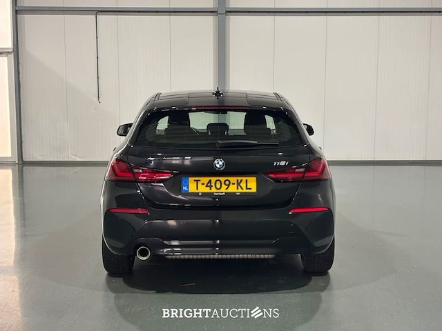Bmw 118i 1-serie introduction edition 136pk 2023 (origineel-nl) 1-serie, t-409-kl - afbeelding 26 van  33