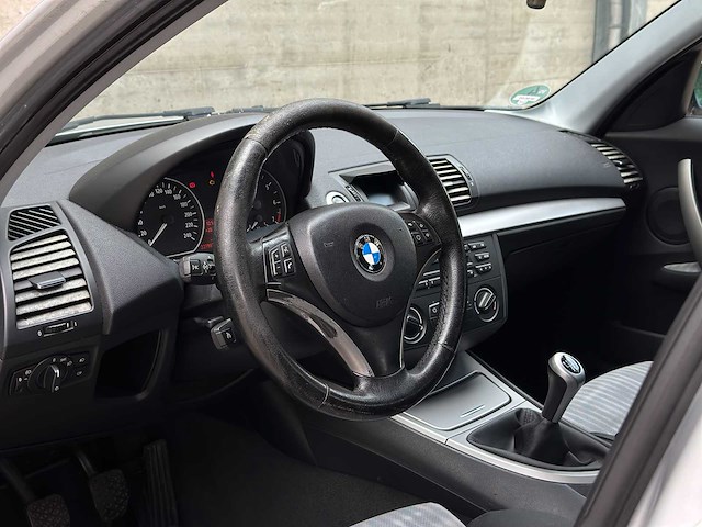 Bmw 118i 129pk 2006 1-serie (origineel-nl), 56-sk-gg - afbeelding 8 van  65