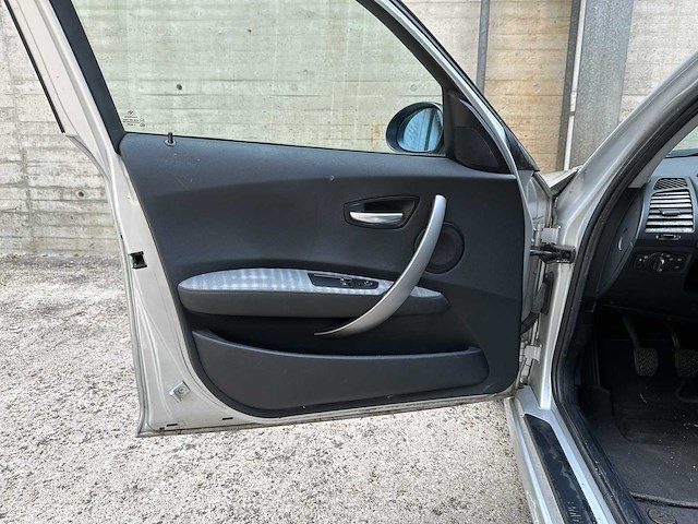 Bmw 118i 129pk 2006 1-serie (origineel-nl), 56-sk-gg - afbeelding 17 van  65