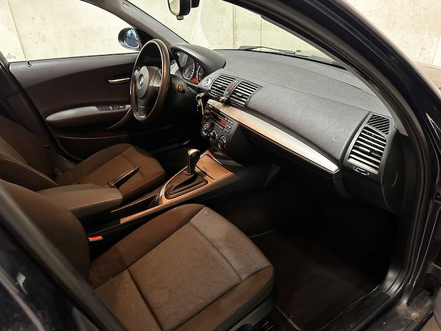 Bmw 118i business line 129pk 2007 1-serie (origineel-nl) automaat, 84-ts-kh - afbeelding 21 van  30
