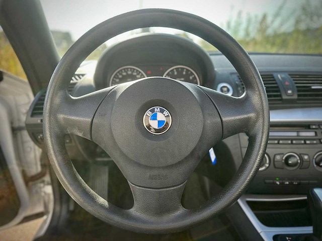 Bmw 118i cabrio automaat, 65-jxj-6 - afbeelding 2 van  13