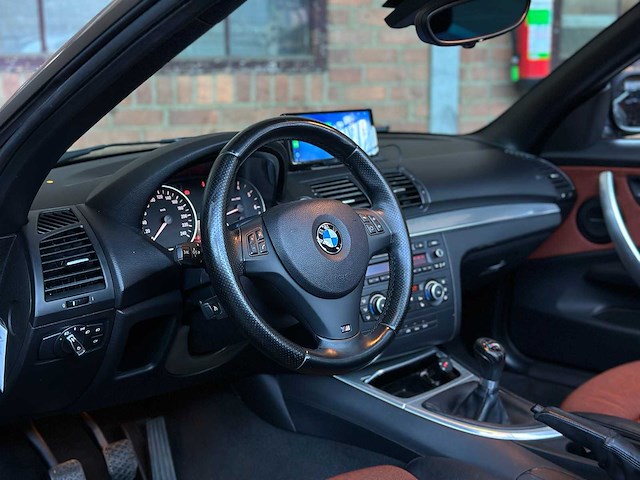 Bmw 118i cabrio high executive 1-serie 143pk 2011, l-752-xs - afbeelding 3 van  25