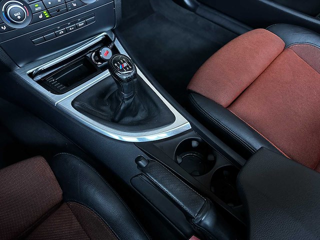 Bmw 118i cabrio high executive 1-serie 143pk 2011, l-752-xs - afbeelding 7 van  25