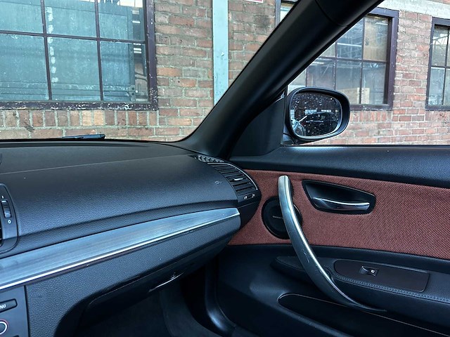 Bmw 118i cabrio high executive 1-serie 143pk 2011, l-752-xs - afbeelding 11 van  25