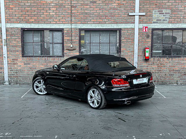 Bmw 118i cabrio high executive 1-serie 143pk 2011, l-752-xs - afbeelding 25 van  38