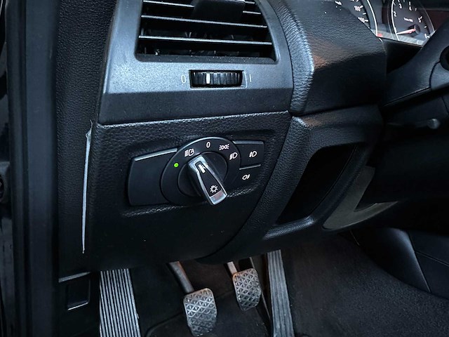 Bmw 118i cabrio high executive 1-serie 143pk 2011, l-752-xs - afbeelding 30 van  38