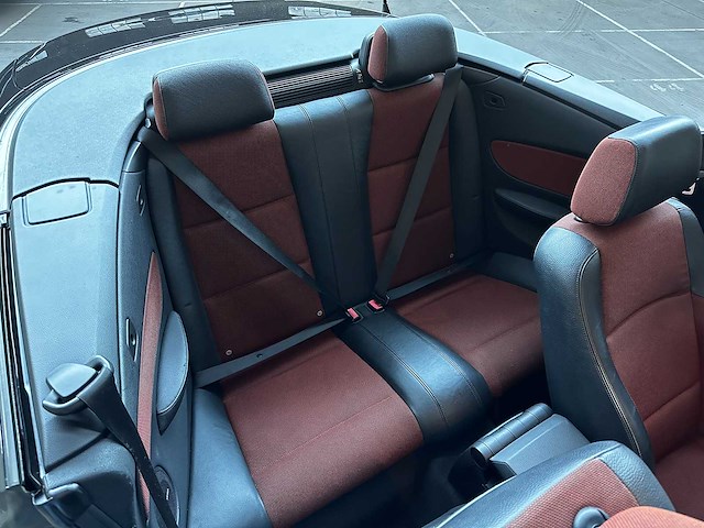 Bmw 118i cabrio high executive 1-serie 143pk 2011, l-752-xs - afbeelding 12 van  38