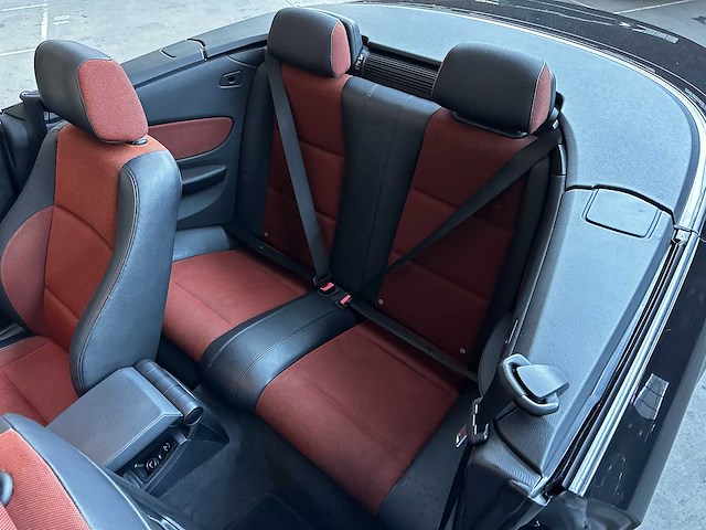 Bmw 118i cabrio high executive 1-serie 143pk 2011, l-752-xs - afbeelding 21 van  39