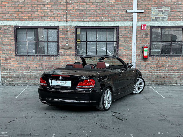 Bmw 118i cabrio high executive 1-serie 143pk 2011, l-752-xs - afbeelding 2 van  23