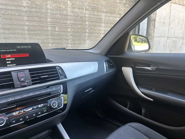Bmw 118i corporate lease executive 1-serie 136pk 2017 (origineel-nl) automaat, pt-576-p - afbeelding 21 van  42
