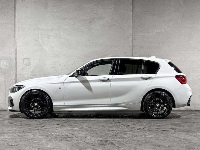 Bmw 118i edition m sport shadow high executive 1-serie 134pk 2019, p-613-rt - afbeelding 9 van  35