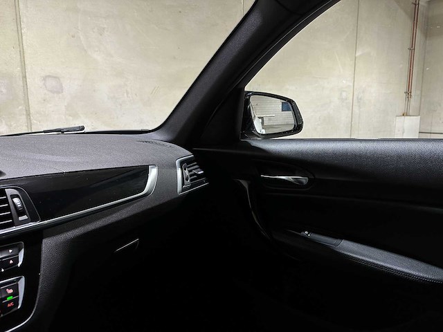 Bmw 118i edition m sport shadow high executive 1-serie 134pk 2019, p-613-rt - afbeelding 21 van  35