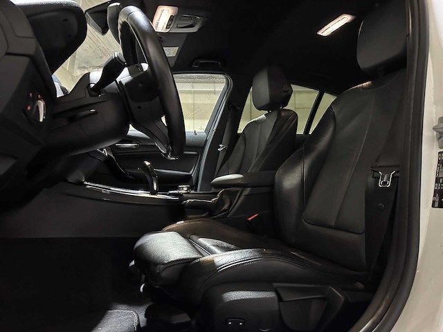 Bmw 118i edition m sport shadow high executive 1-serie 134pk 2019, p-613-rt - afbeelding 23 van  35