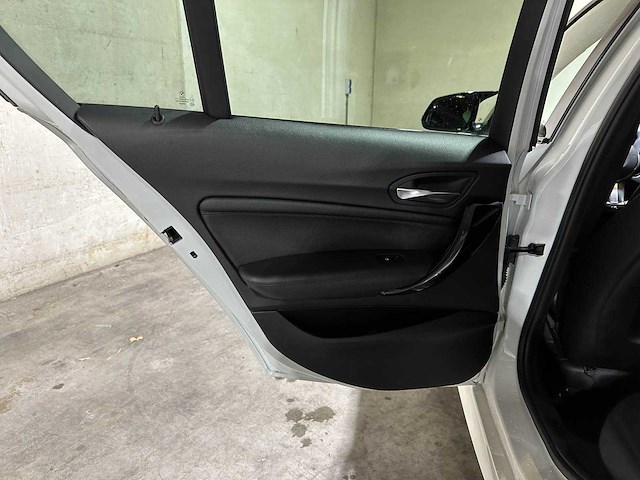 Bmw 118i edition m sport shadow high executive 1-serie 134pk 2019, p-613-rt - afbeelding 24 van  35