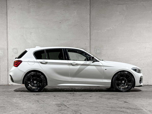 Bmw 118i edition m sport shadow high executive 1-serie 134pk 2019, p-613-rt - afbeelding 35 van  35