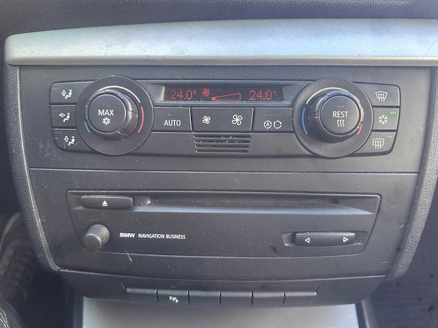 Bmw 118i hatchback, 73-rd-bv - afbeelding 2 van  12