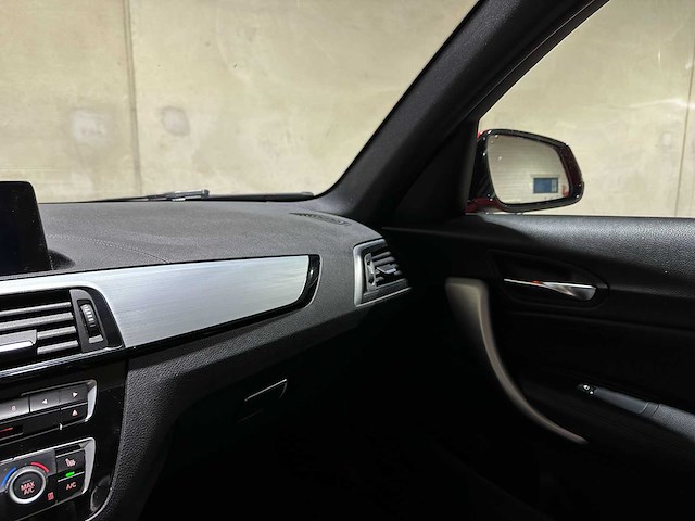 Bmw 118i high executive 1-serie 134pk 2018 (origineel-nl), tt-509-j - afbeelding 19 van  48