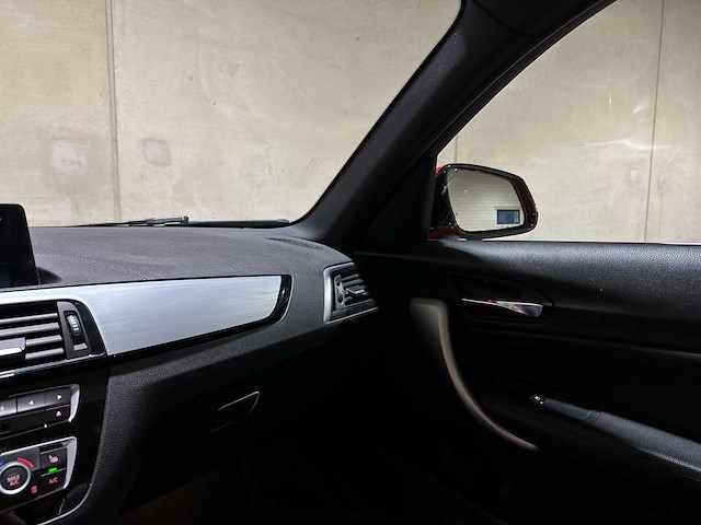 Bmw 118i high executive 1-serie 134pk 2018 (origineel-nl), tt-509-j - afbeelding 17 van  30