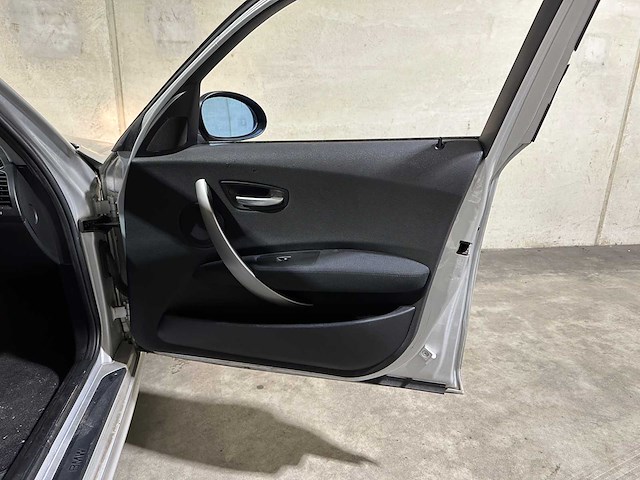Bmw 118i high executive 129pk 2005 1-serie, 46-rk-rp - afbeelding 29 van  40