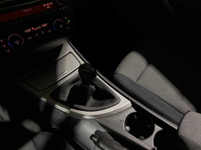 Bmw 118i high executive 129pk 2005 1-serie, 46-rk-rp - afbeelding 18 van  40
