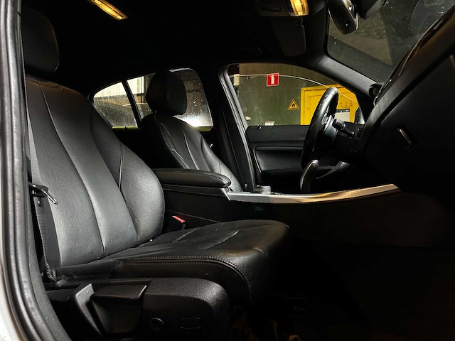 Bmw 120i edition m sport shadow high executive 1-serie 184pk 2018 (automaat), l-715-tz - afbeelding 29 van  38