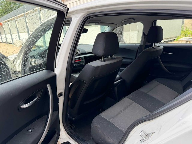 Bmw 120i high executive, 69-ps-vx - afbeelding 4 van  4