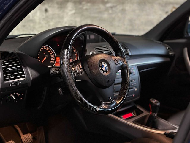 Bmw 130i introduction m-sport 3.0 6-cilinder in-lijn 265pk 2005 1-serie, 50-th-rd youngtimers - afbeelding 9 van  45