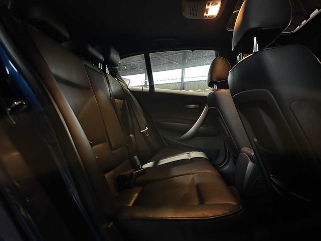Bmw 130i introduction m-sport 3.0 6-cilinder in-lijn 265pk 2005 1-serie, 50-th-rd youngtimers - afbeelding 31 van  45