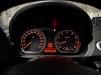 Bmw 130i introduction m-sport 3.0 6-cilinder in-lijn 265pk 2005 1-serie, 50-th-rd youngtimers - afbeelding 18 van  45