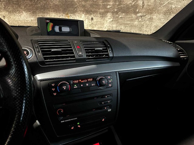 Bmw 130i introduction m-sport 3.0 6-cilinder in-lijn 265pk 2005 1-serie, 50-th-rd youngtimers - afbeelding 20 van  45
