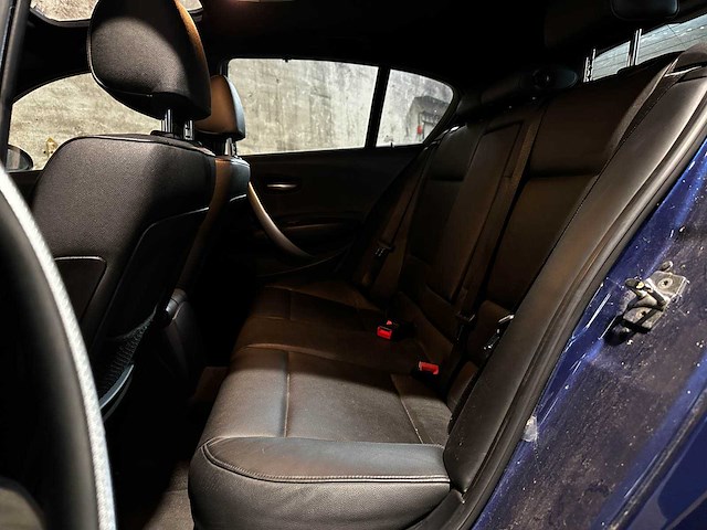 Bmw 130i introduction m-sport 3.0 6-cilinder in-lijn 265pk 2005 1-serie, 50-th-rd youngtimers - afbeelding 27 van  45