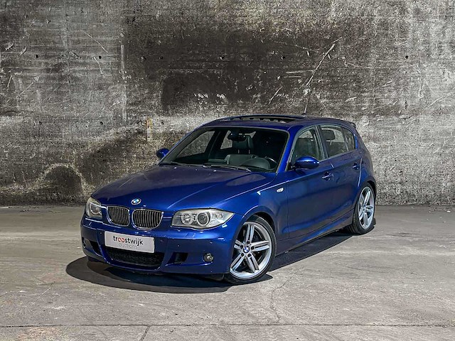 Bmw 130i introduction m-sport 3.0 6-cilinder in-lijn 265pk 2005 1-serie, 50-th-rd youngtimers - afbeelding 23 van  45