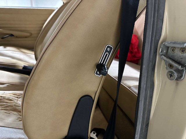 Bmw 1502 coupe 75pk 1975 - afbeelding 5 van  6