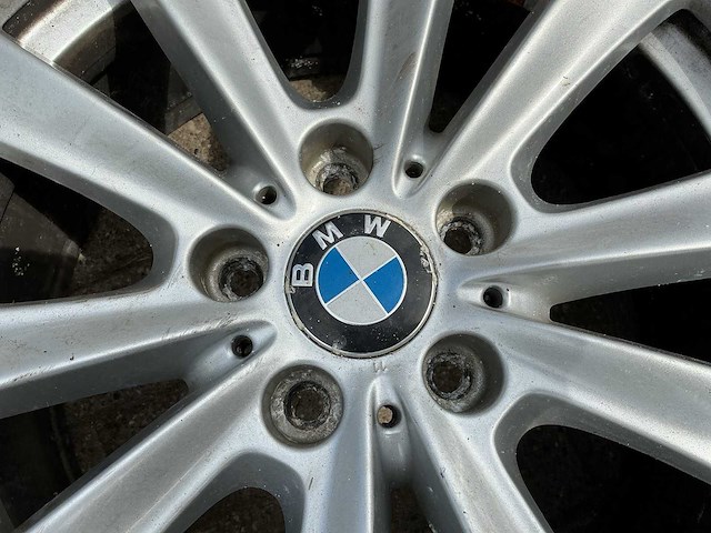 Bmw 17” velg met pirelli band - 225/55 r17 (4x) - afbeelding 3 van  7