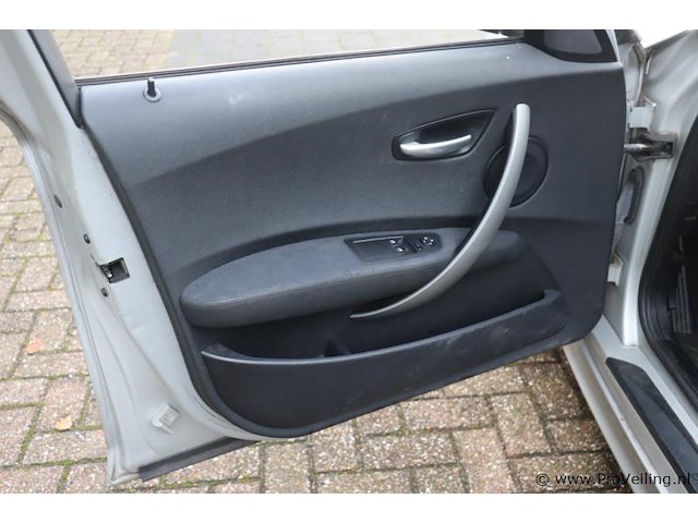 Bmw 1er reihe 118d | diesel| kenteken: 89-sb-kx - afbeelding 2 van  26