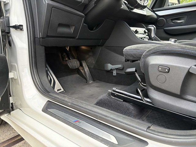 Bmw 2-serie active tourer 218i centennial executive | nd-742-v - afbeelding 7 van  8
