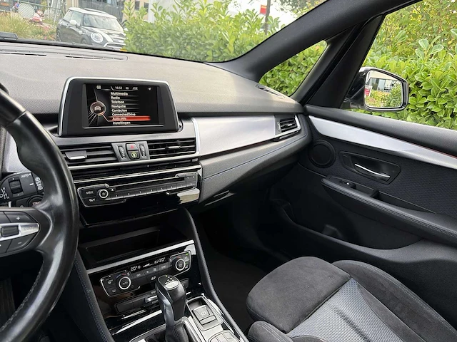 Bmw 2-serie active tourer 218i centennial executive | nd-742-v - afbeelding 8 van  30