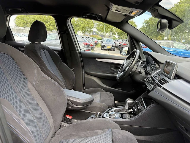 Bmw 2-serie active tourer 218i centennial executive | nd-742-v - afbeelding 18 van  30