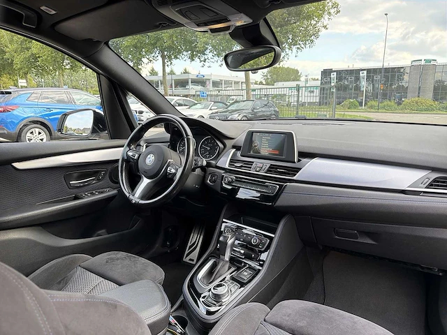 Bmw 2-serie active tourer 218i centennial executive | nd-742-v - afbeelding 19 van  30