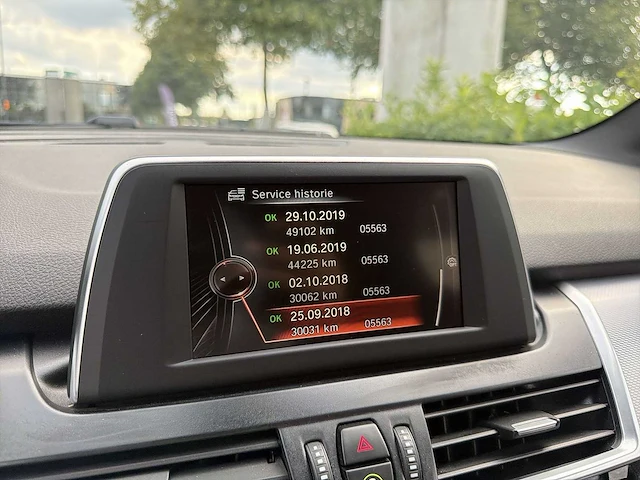 Bmw 2-serie active tourer 218i centennial executive | nd-742-v - afbeelding 20 van  30