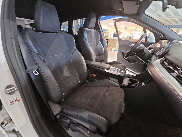 Bmw 2-serie active tourer 230e xdrive m-sport 2023 | s-980-rg i - afbeelding 22 van  30