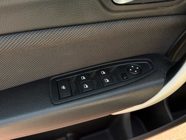 Bmw 2-serie cabrio 220i | z-490-hz i - afbeelding 7 van  24