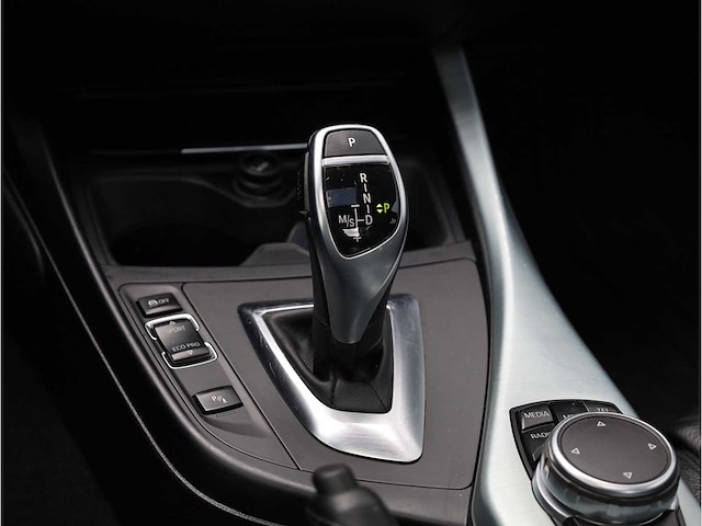 Bmw 2-serie coupé m235i centennial high executive 322pk automaat 2017, p-377-zn - afbeelding 9 van  22